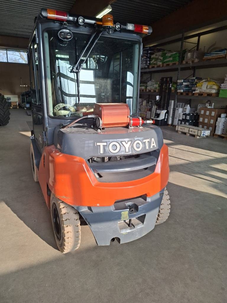 Toyota 40-8FD35N nostaa 4000 kg VAIN 796H AJETTU - Image 4