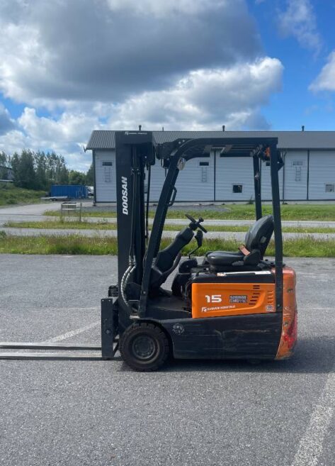 Myydään Doosan B15R-7 (Tulossa myyntiin 8/2025)