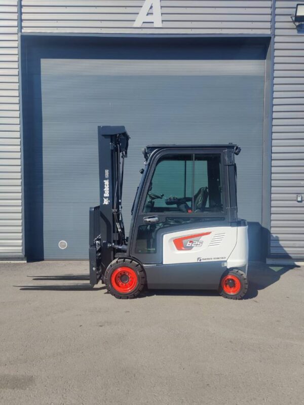 Myydään Bobcat B25X-7 PLUS Sähkötrukki