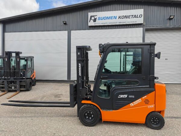 Myydään Doosan B35NS Sähkötrukki