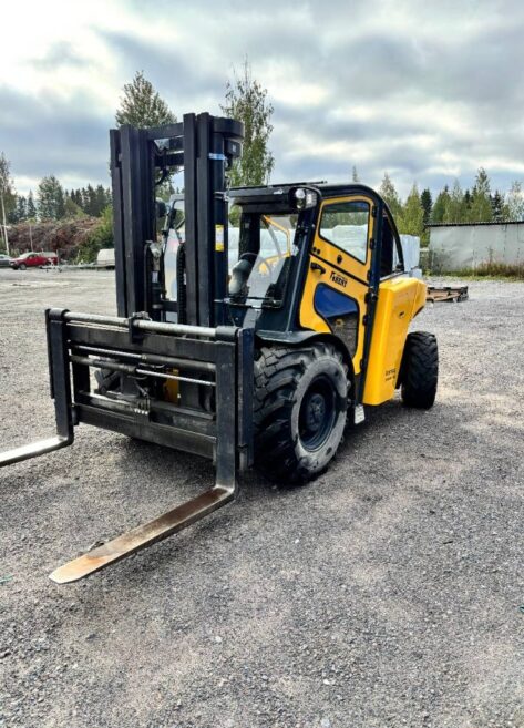Myydään Bomaq B50MP 4WD maastotrukki