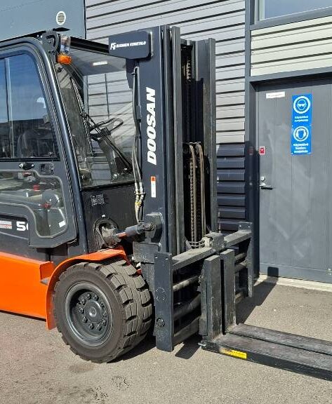 Myydään Doosan B50X-5 Sähkötrukki