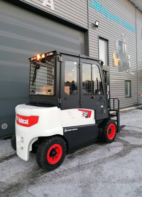 Myydään Bobcat B50X-7 sähkötrukki