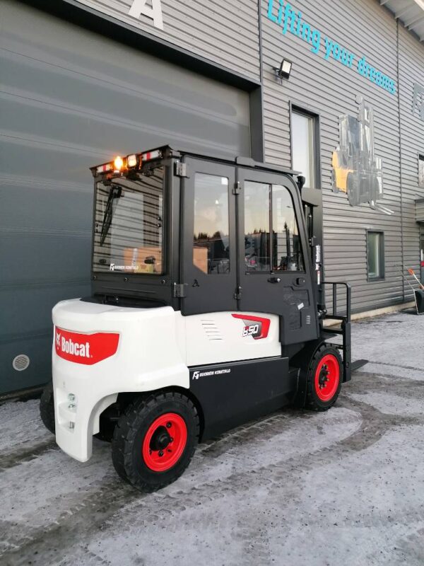Myydään Bobcat B50X-7 sähkötrukki