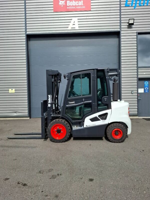 Myydään Bobcat D30S-9 Dieseltrukki