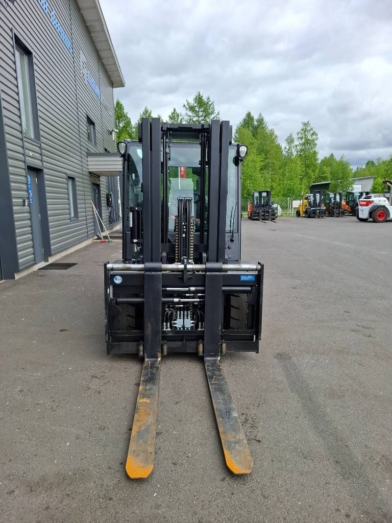 Bobcat D55C-9 Dieseltrukki - Image 4
