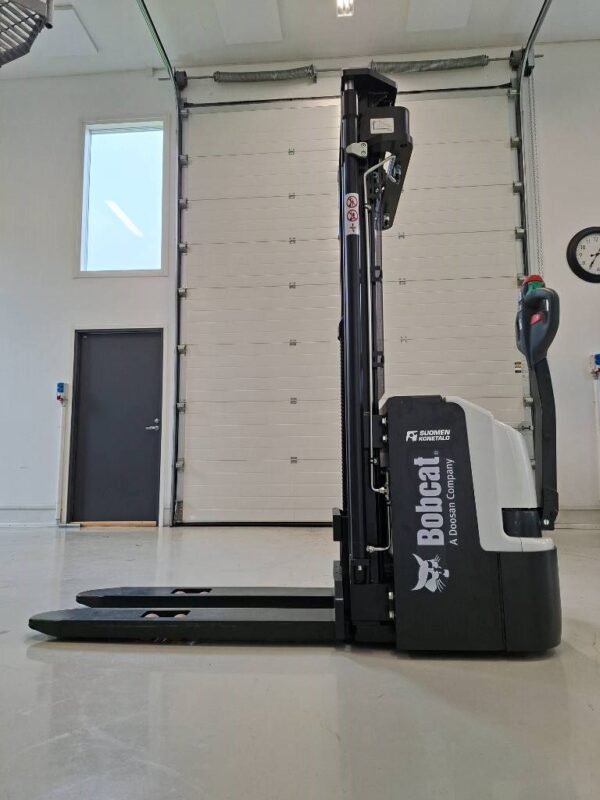 Myydään Bobcat BSL12N_FFT4600 Pinontavaunu