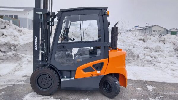 Myydään Doosan D25S-9 Dieseltrukki