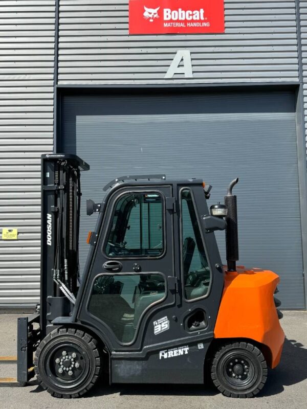 Myydään Doosan D35NXP Dieseltrukki vuokralla 1.5.-31.8.2025 AH