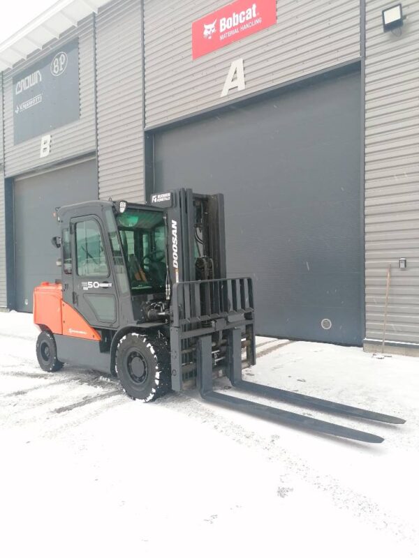 Myydään Doosan D50SC-7 dieseltrukki