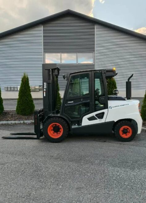 Myydään Bobcat D55SC-9 Dieseltrukki
