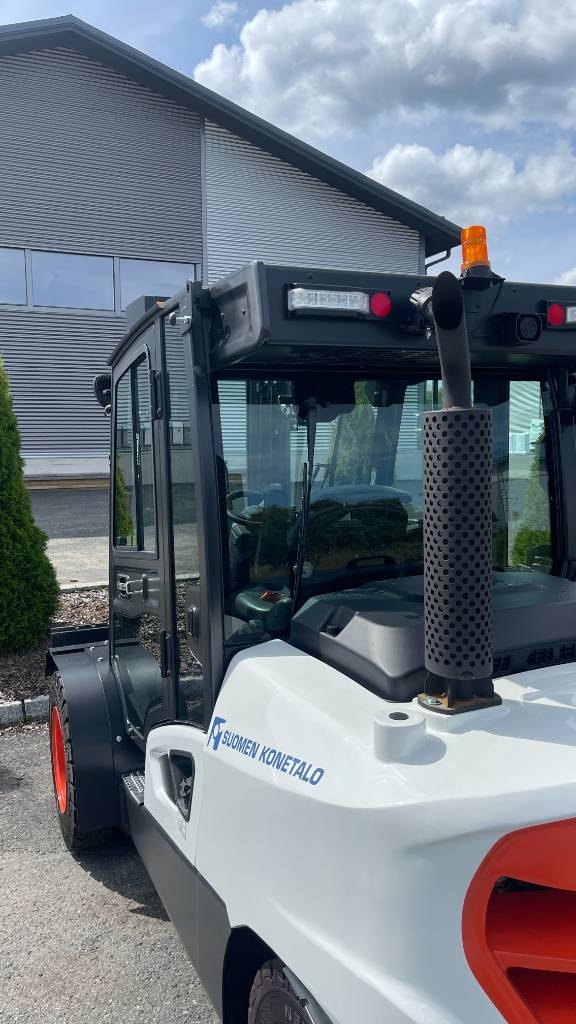 Bobcat D55SC-9 Dieseltrukki - Image 9