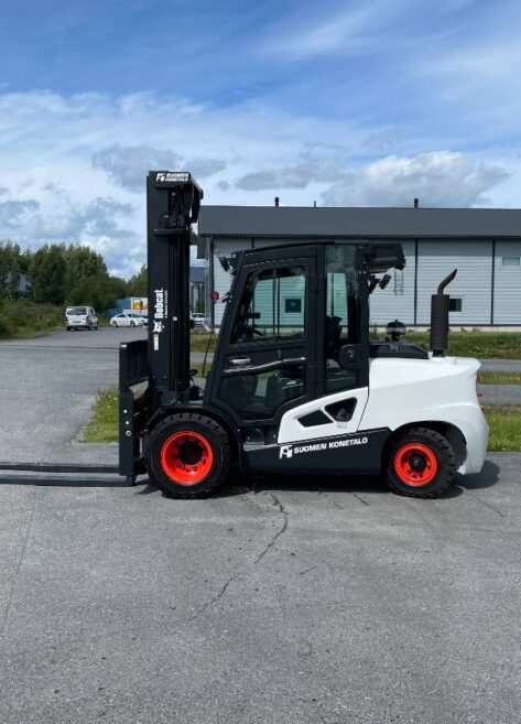Myydään Bobcat D55SC-9 Dieseltrukki (Tulossa!)