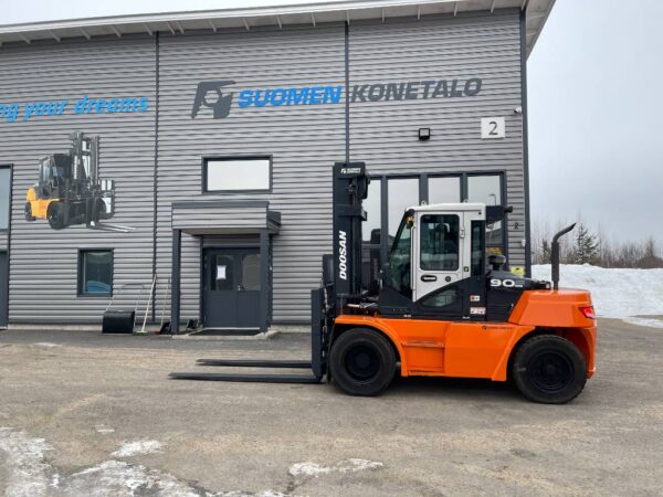 Myydään Doosan D90S-7 Dieseltrukki (Koeajossa)