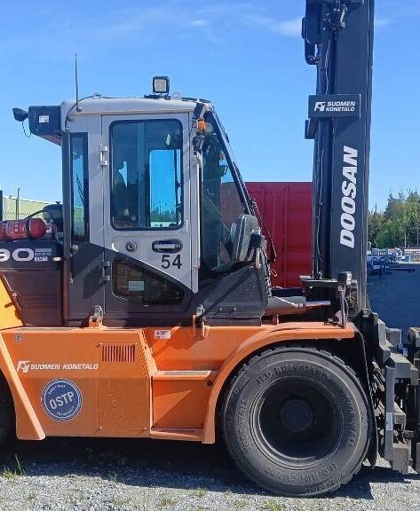 Myydään Doosan D90S-7 (Tulossa lokakuussa)