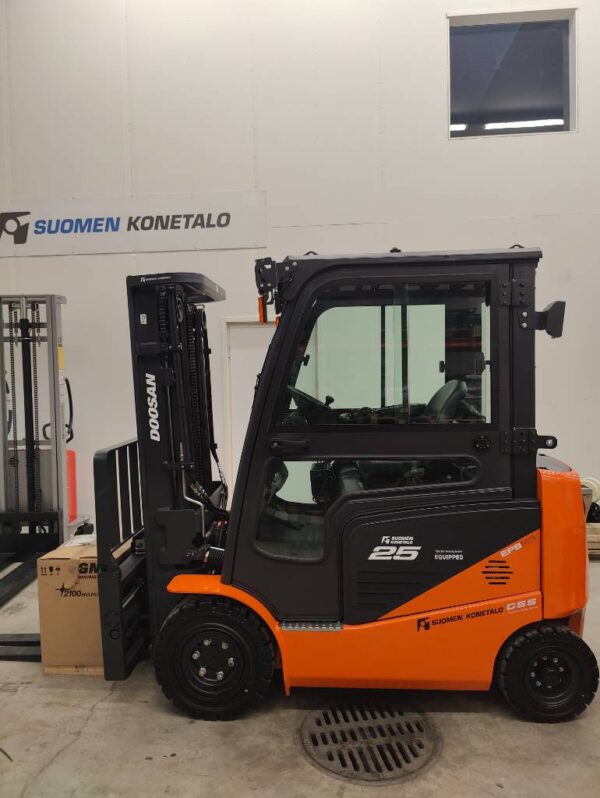 Myydään Doosan B25NS Sähkötrukki (varattu 30.5 asti)