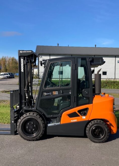 Myydään Doosan D35C-9 Diesel (Varattu)