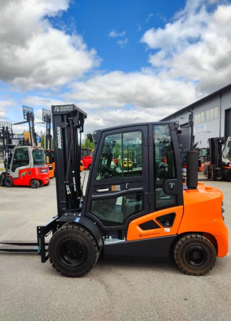 Myydään Doosan D35C-9 Dieseltrukki