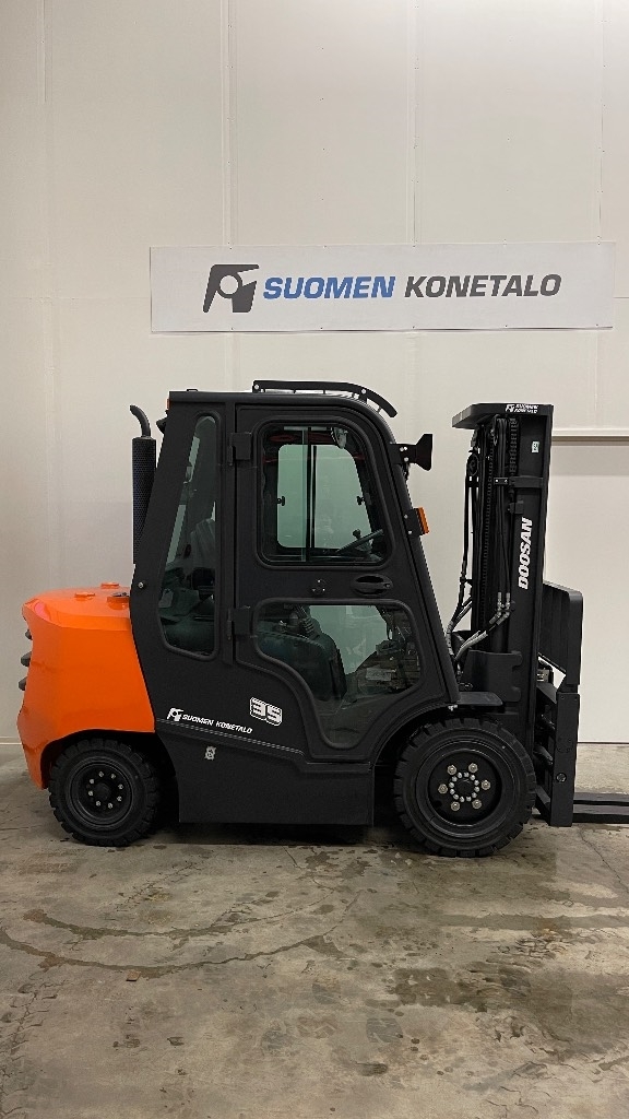 Doosan D35NXP vastapainotrukki - Image 2