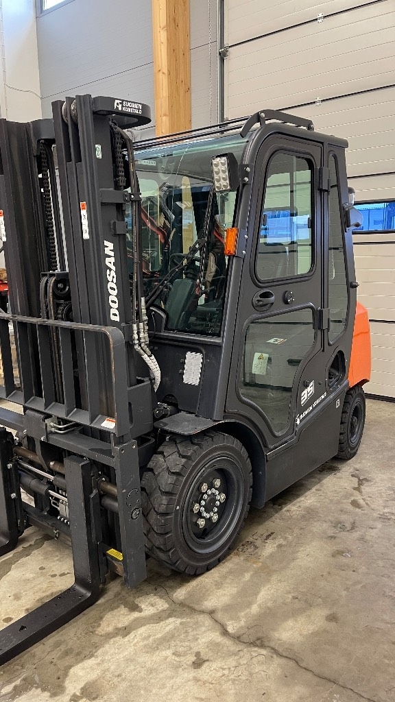 Doosan D35NXP vastapainotrukki - Image 5