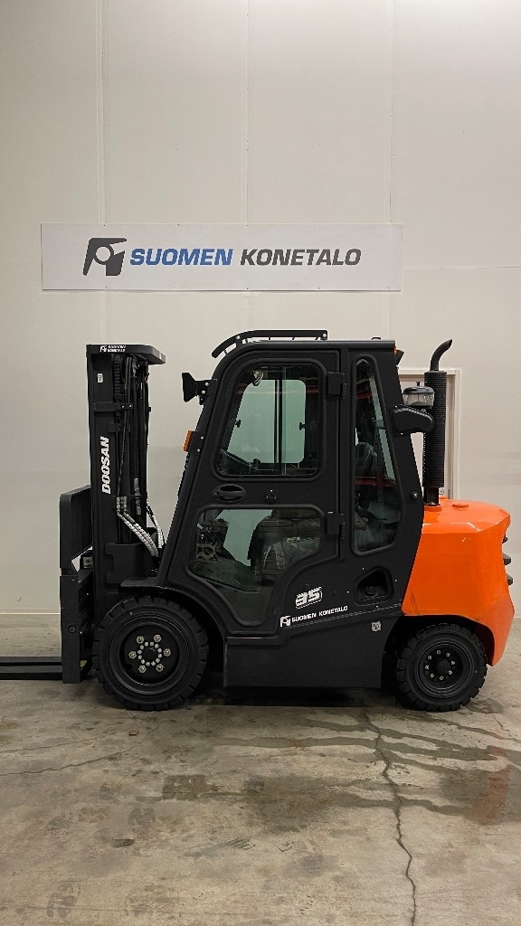 Myydään Doosan D35NXP vastapainotrukki