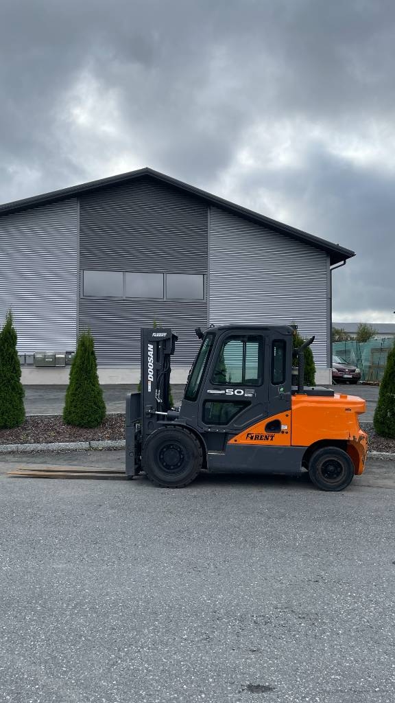Myydään Doosan D50SC-7 - Dieseltrukki