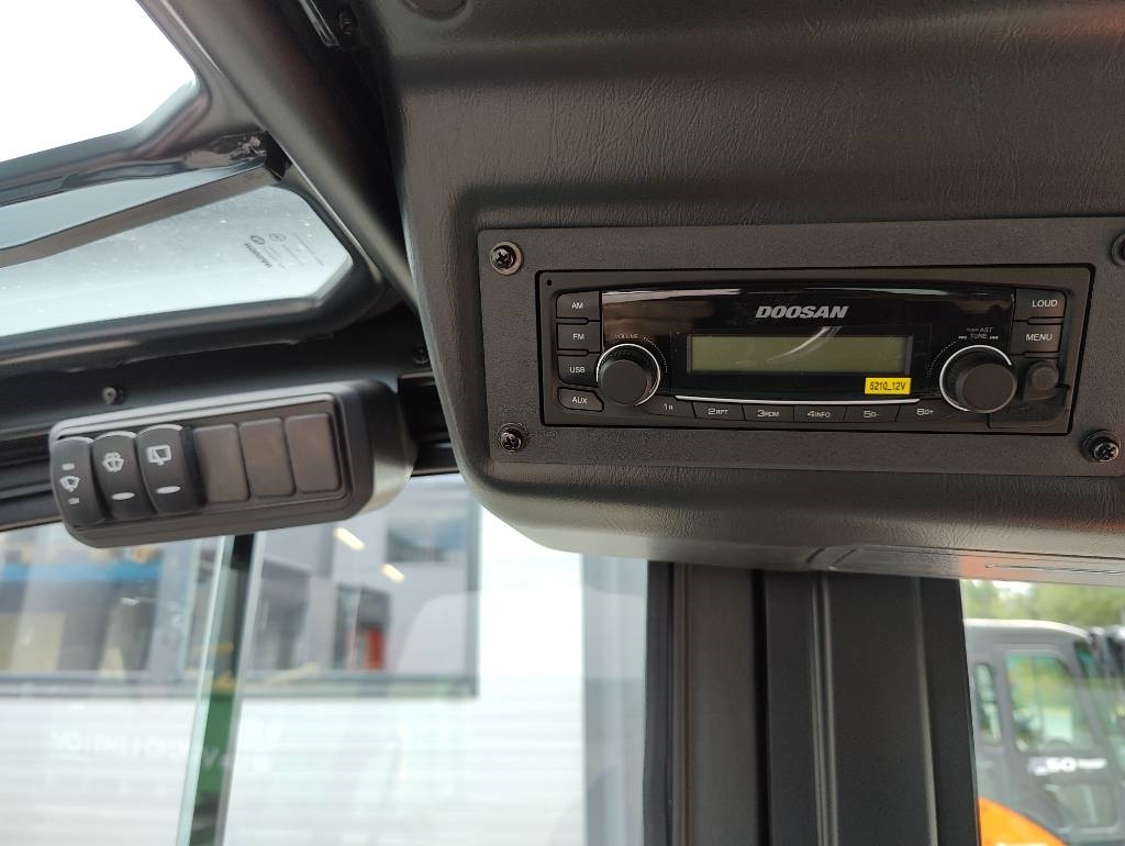 Doosan D50SC-9 Diesel - Image 11