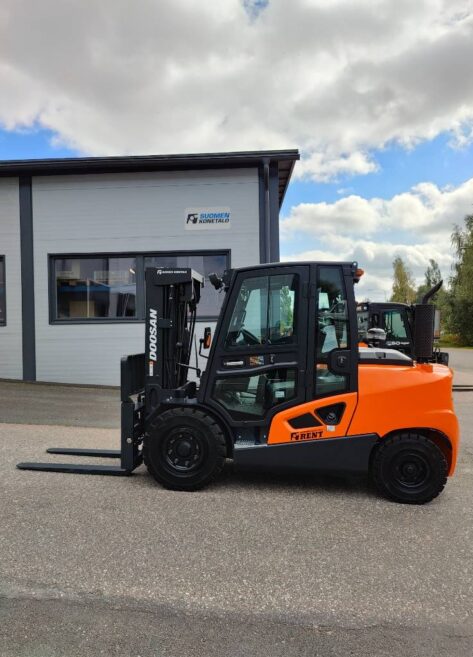 Myydään Doosan D50SC-9 Diesel