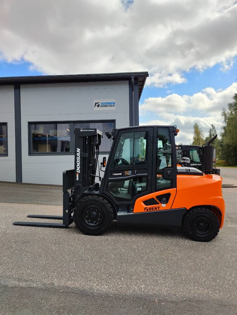 Myydään Doosan D50SC-9 Diesel