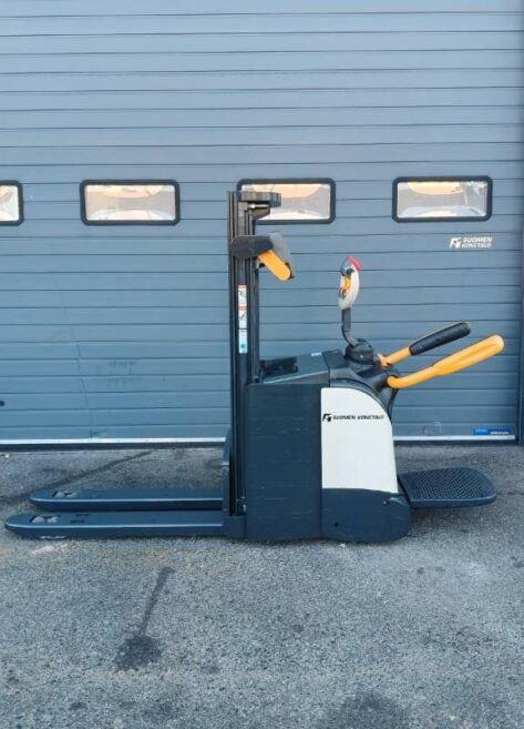 Myydään Crown DT3040