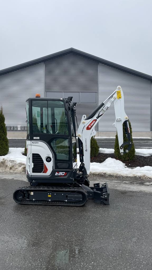 Bobcat E20z Kallistuvalla liittimellä - Image 2