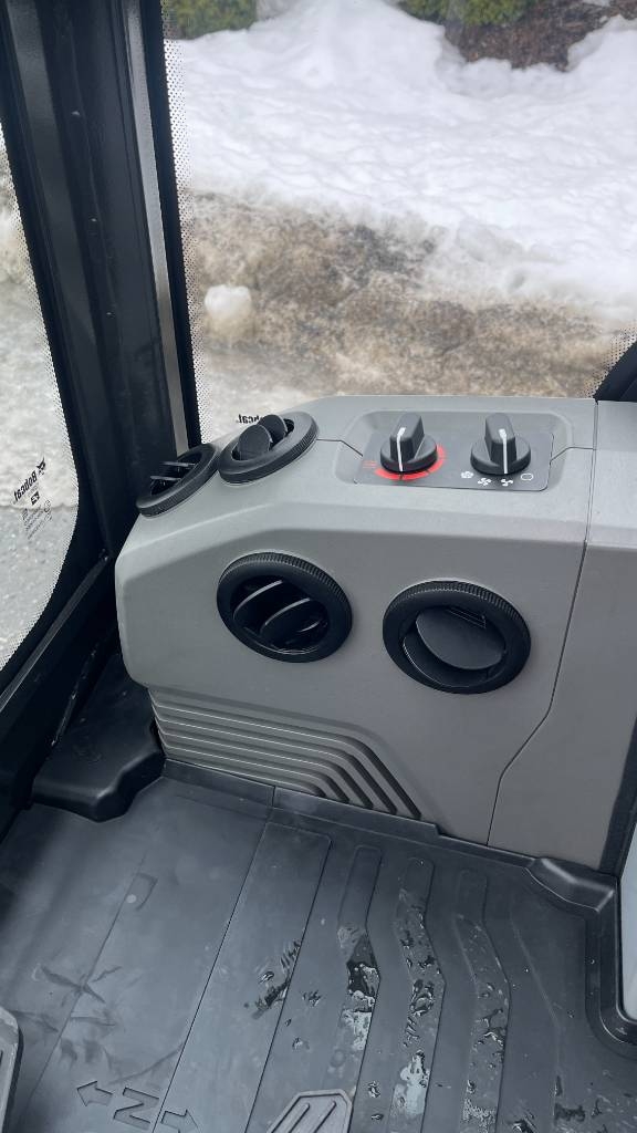 Bobcat E20z Kallistuvalla liittimellä - Image 22