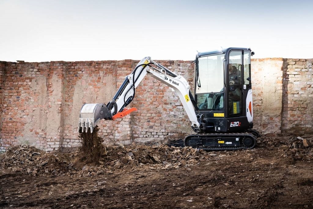 Bobcat E20z Kallistuvalla liittimellä - Image 31