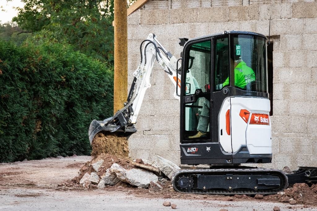 Bobcat E20z Kallistuvalla liittimellä - Image 32