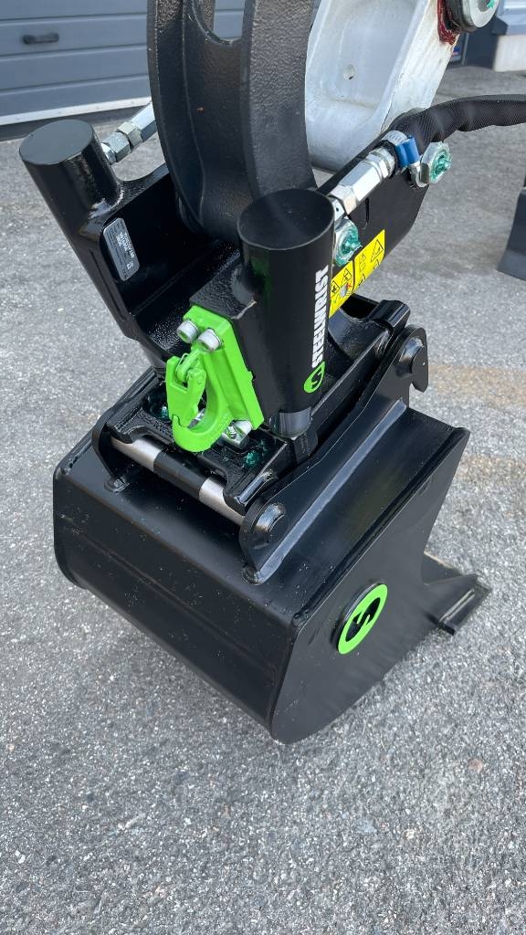Bobcat E20z Kallistuvalla liittimellä - Image 7