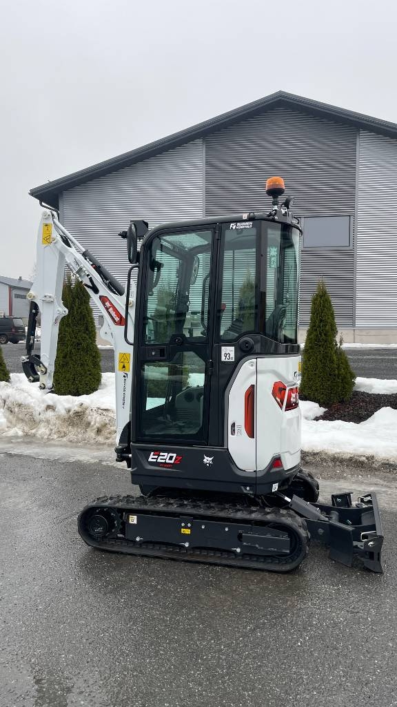 Bobcat E20z Kallistuvalla liittimellä - Image 10