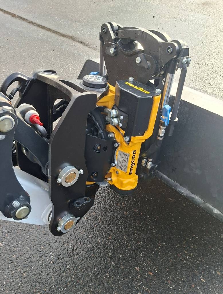 Bobcat E60 kaivinkone Engcon pyörittäjällä - Image 14