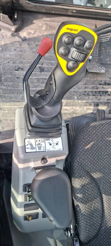 Bobcat E60 kaivinkone Engcon pyörittäjällä - Image 21