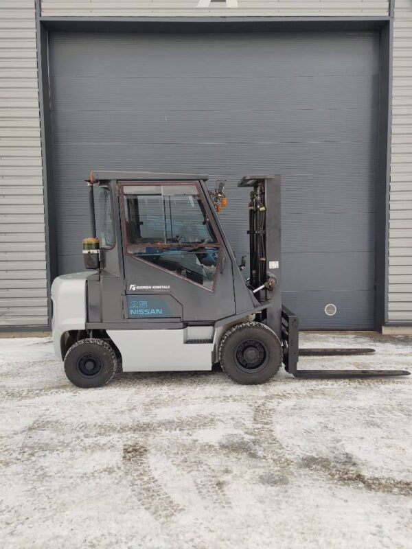 Nissan FD02A250 Dieseltrukki - Image 3