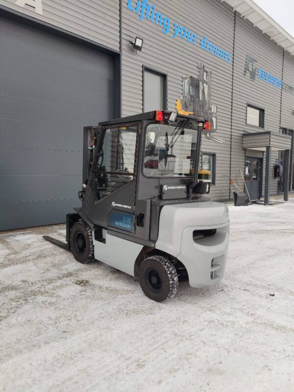 Nissan FD02A250 Dieseltrukki - Image 5