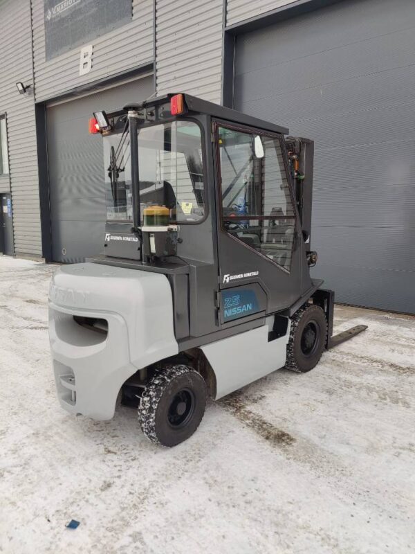 Nissan FD02A250 Dieseltrukki - Image 6