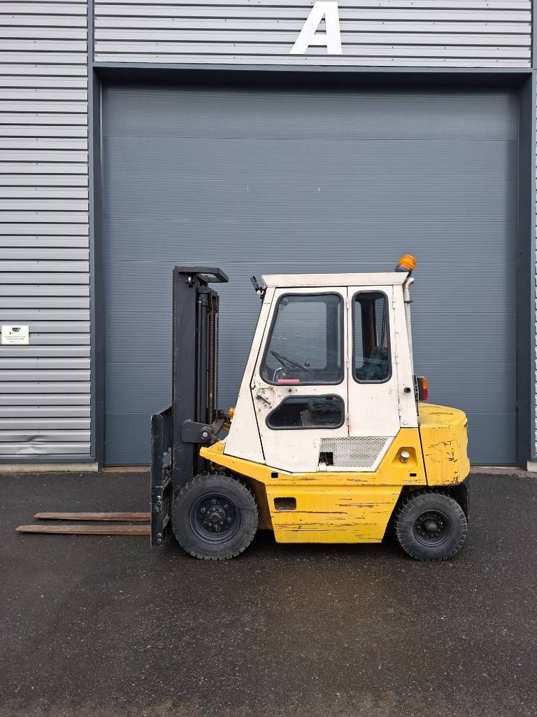 Myydään TCM FD20 Dieseltrukki