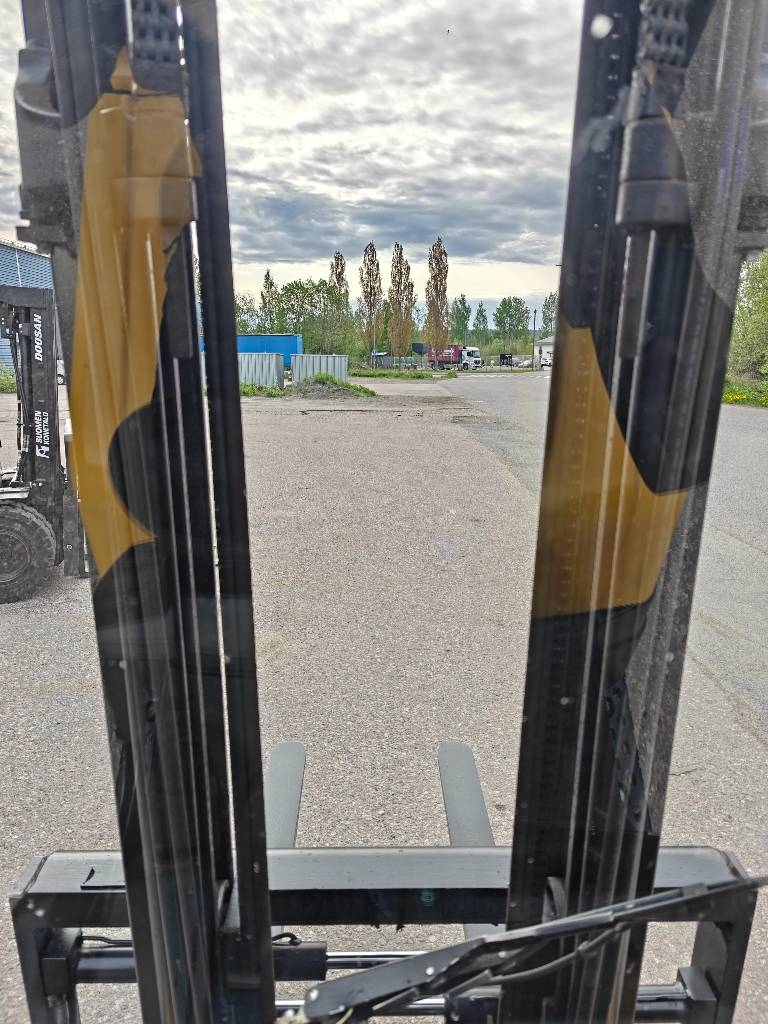 Yale GLP35VX KAASUTRUKKI - Image 11