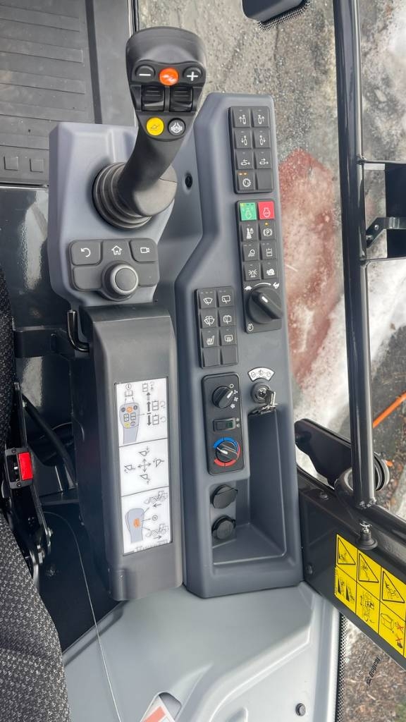 Bobcat L95 Pyöräkuormaaja - Image 12