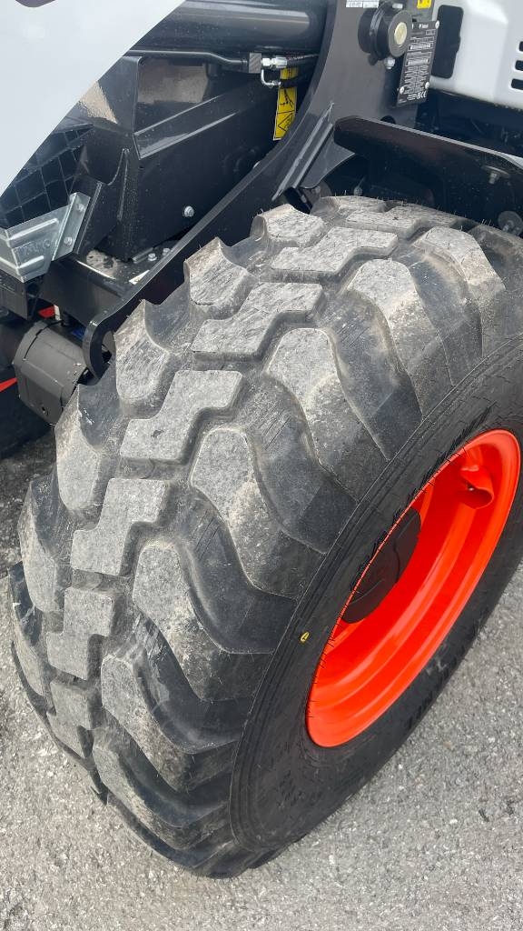 Bobcat L95 Pyöräkuormaaja - Image 16