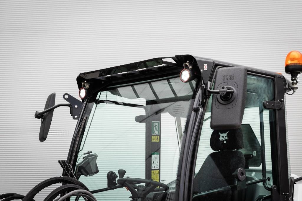 Bobcat L95 Pyöräkuormaaja - Image 28