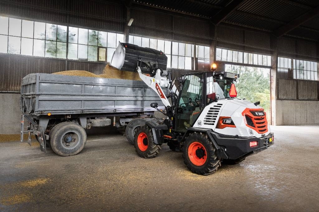 Bobcat L95 Pyöräkuormaaja - Image 37