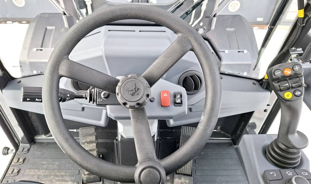Bobcat L95 Pyöräkuormaaja RENT - Image 24
