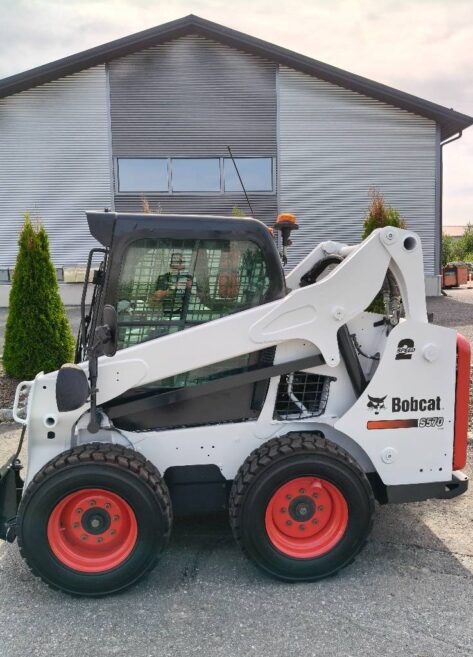 Myydään Bobcat S570 Liukuohjattu kuormaaja