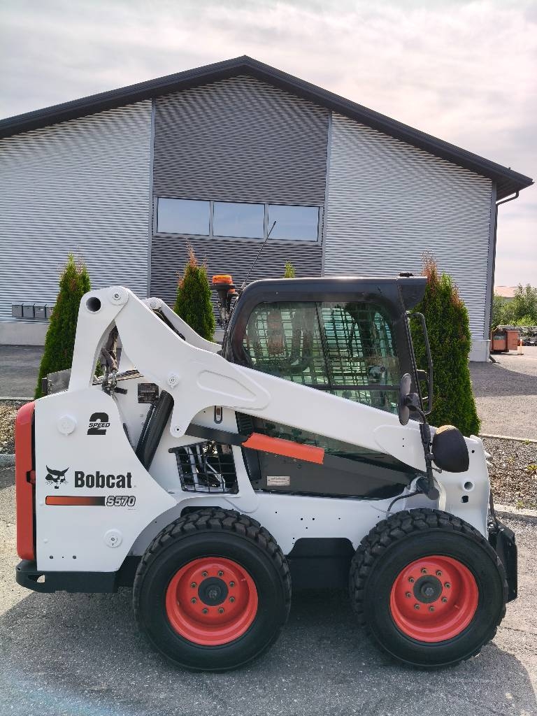 Bobcat S570 Liukuohjattu kuormaaja - Image 2